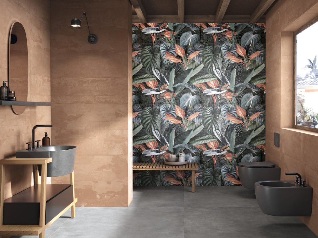 Baño contemporáneo con revestimiento y pavimento cerámico de gran formato y tonos naturales.